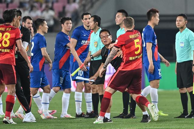 两战合砍27分，中国男篮新增一个尖刀型后卫，球迷：关键是敢打